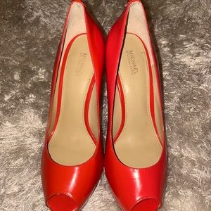 Michael Kors Size 8 Coral Toeless Heels